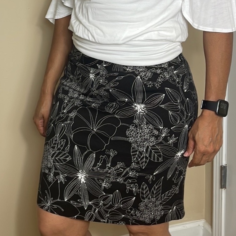 Rafaella Black and White Floral Skirt